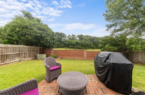 4112 Stone Hollow Way, Euless, TX 76040-5593