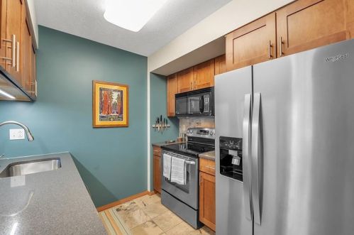 420 Carters Grove Dr, Gibsonia PA  15044-9533 exterior