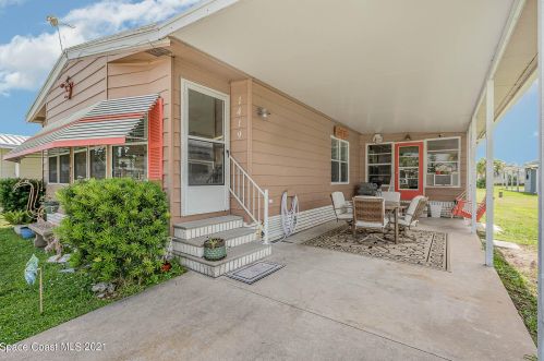 1419 Barefoot Cir, Sebastian, FL 32976-7038