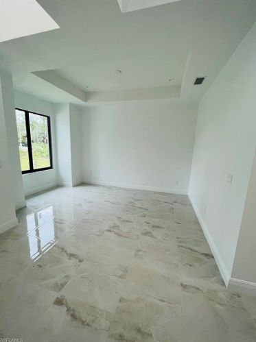 2085 24th Ave, Naples, FL 34120-3445