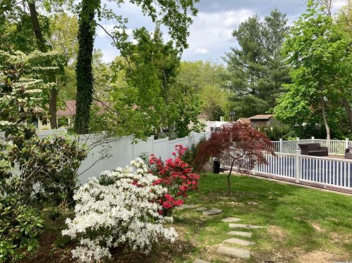 37 Kivy St, Huntington Station NY  11746-2044 exterior