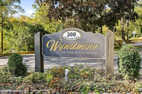 200 Portland Rd, Monmouth Hills NJ  07732-1946 exterior