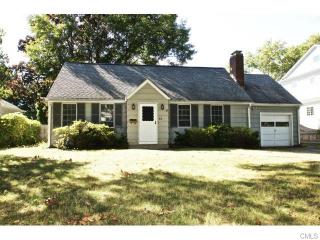 44 Fern St, Fairfield, CT 06824-6823