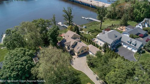 38 Conover Ln, Tinton Falls, NJ 07701-6214