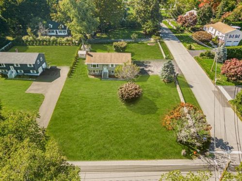 2687 Old Yorktown Rd, Yorktown Hgts NY  10598-3136 exterior