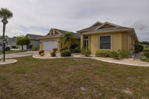 310 Caloosa Woods Ln, Ruskin, FL 33573-6941