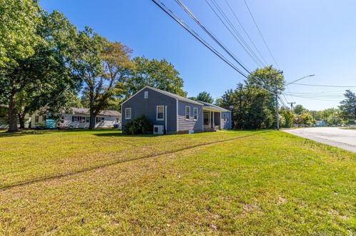 2 Central Ave, Groton, CT 06340-4702