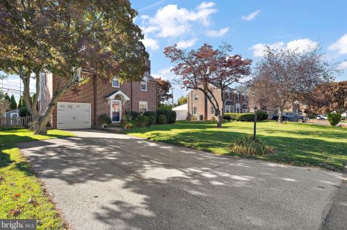 26 Pickwick Ln, Newtown Square, PA 19073-4608