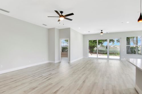 975 Bear Island Cir, West Palm Beach FL  33409-2062 exterior
