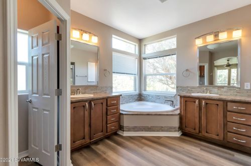 135 Sunset Hl Dr, Sedona AZ 86336-9783 exterior