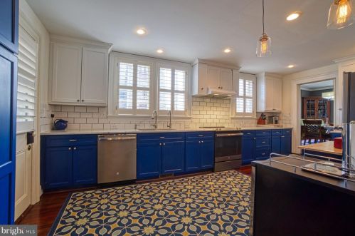 102 Cornwall St, Leesburg VA 20176-2804 exterior