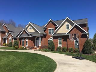 922 Flatt Hollow Rd, Cookeville, TN 38501-2974