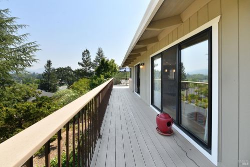 460 Hillsdale Dr, Santa Rosa CA  95409-6109 exterior