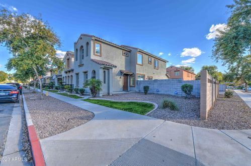 7777 Bonitos Dr, Phoenix, AZ 85035-5076