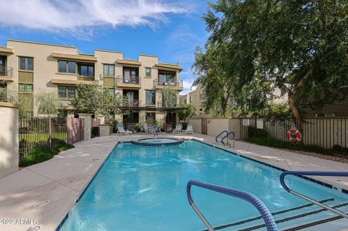 4236 27th St, Phoenix AZ  85016-5704 exterior