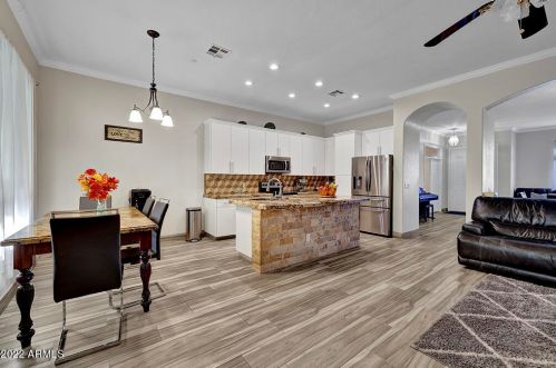 5019 Paradise Ln, Glendale AZ  85306-2655 exterior