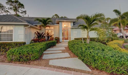 3313 Bent Pine Dr, Fort Pierce, FL 34951-2966