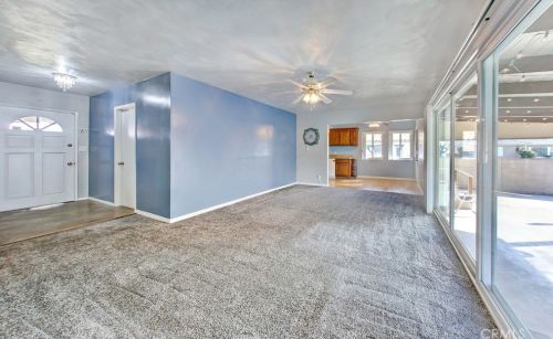 5207 Stevely Ave, Lakewood CA  90713-2114 exterior