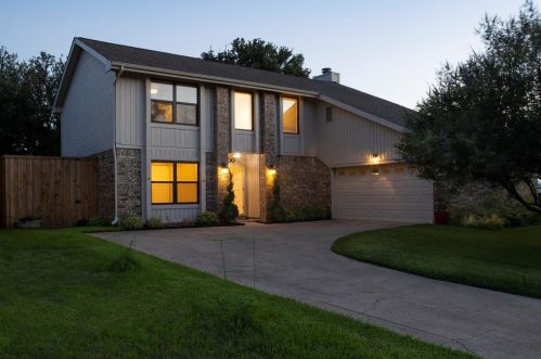 300 Springridge Ln, Euless TX  76039-8034 exterior