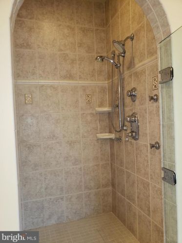 4260 Wyndemere Cir, Schnecksville PA  18078-3527 exterior