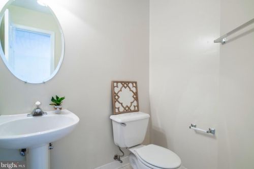 13578 Filly Ct, Gainesville VA  20155-2975 exterior