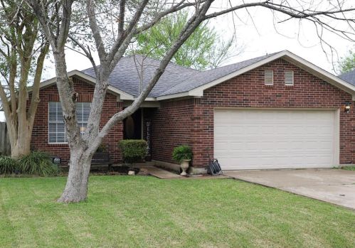 626 7th St, Morgans Point, TX 77571-4932