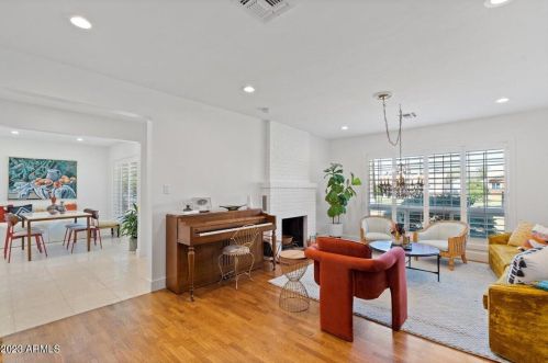 6811 11th Pl, Phoenix AZ  85014-1027 exterior