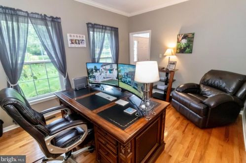 12 Bittersweet Dr, Cochranville PA  19330-1406 exterior