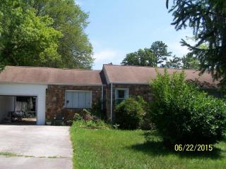 5610 Ridgefield Rd, Knoxville, TN 37912-3414