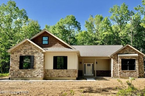 19 Masters Ln, Hazle Township, PA 18202-9167