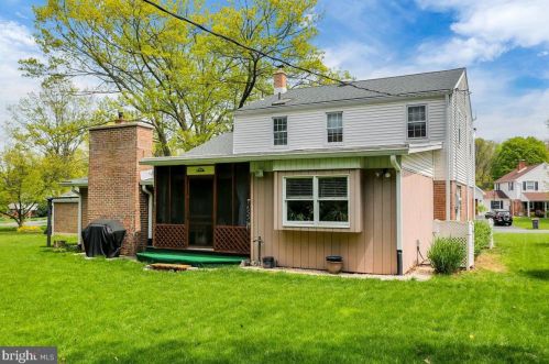 418 Blacklatch Ln, Camp Hill PA  17011-8414 exterior