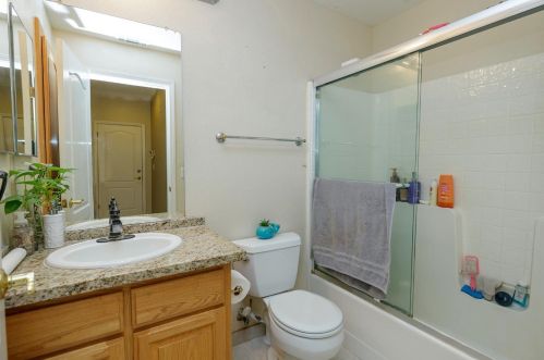 2135 Canyon Creek Ct, Newman CA  exterior