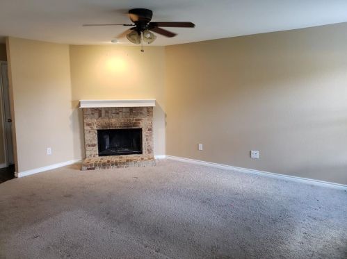 828 Sheryn Dr, Burleson TX  76028-8654 exterior