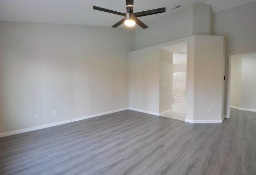 490 Santa Barbara St, Los Banos CA  93635-6324 exterior