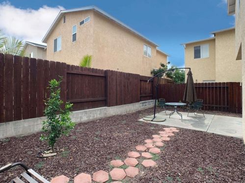 881 Elizabeth Way, El Cajon, CA 92019-3484