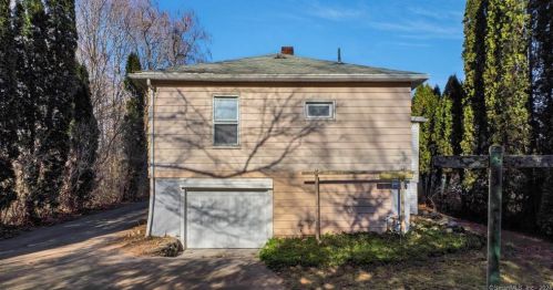 11 Frederick St, Killingly CT  06239-2709 exterior
