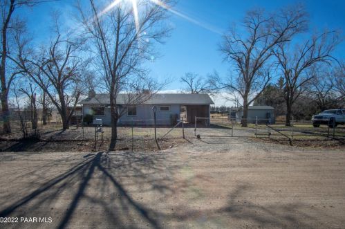 765 Aztec Dr, Chino Valley, AZ 86323-5945