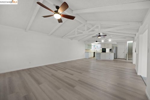 4369 Hillview Dr, West Pittsburg CA  94565-6071 exterior