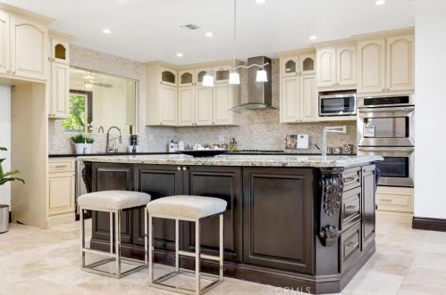 2340 Robinhood Pl, Orange CA  92867-1851 exterior