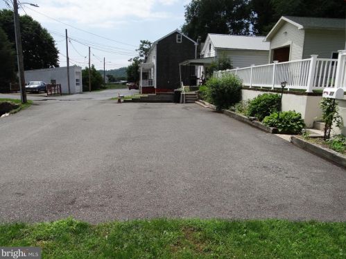 27 Eaton St, Schuylkill Haven PA  17972-1022 exterior