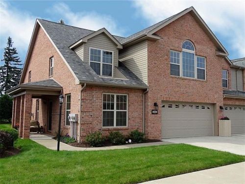 3009 Laura Ln, Lawrence, PA 15055-1053