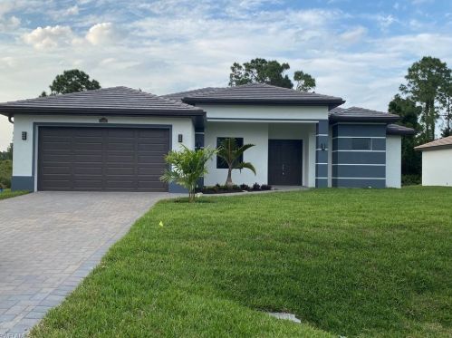 3207 23rd St, Lehigh Acres, FL 33971-5503