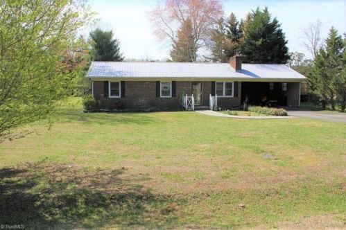 3189 Meadow Lark Ln, Sophia, NC 27350-8789