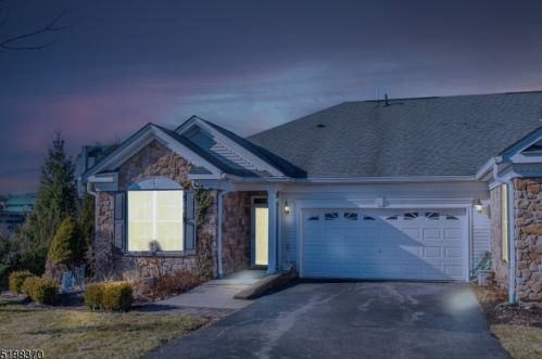 24 Silicon Dr, West Paterson, NJ 07424-4225