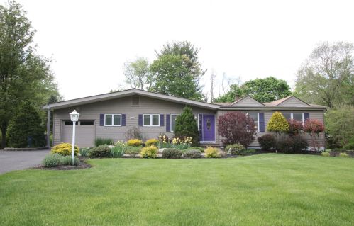 23 Canterbury Ln, Tinton Falls, NJ 07724-2804