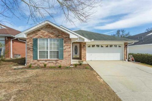 1432 Greystone Dr, Pensacola, FL 32514-9565