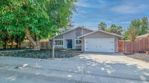 7213 Almond Ave, Citrus Heights, CA 95662-2416