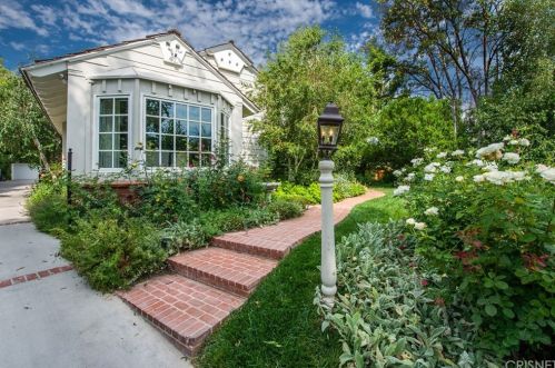 4721 Alonzo Ave, Van Nuys, CA 91316-3605