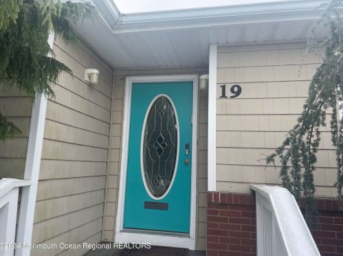 19 Pinewood Ave, West Long Branch NJ  07764-1868 exterior