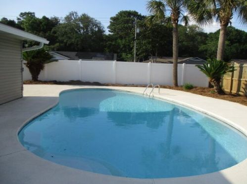 88 Berwick Cir, Shalimar FL  32579-1518 exterior